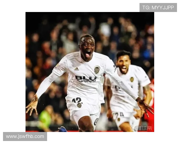 瓦伦西亚管理层决策争议加剧,球队运营与竞技表现稳定性面临考验 瓦伦西亚管理层决策争议加剧,球队运营与竞技表现稳定性面临考验